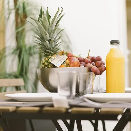 07 - In Front Of The Apartamento