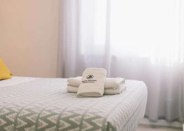 07 - In Front Of The 公寓 *